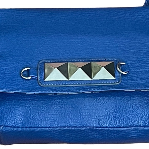 Hugs & Kisses shoulder bag - Picture 2 of 11